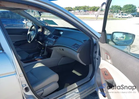 2010 Honda Accord 2.4 Lx from USA, damaged, VIN 1HGCP2F35AA172351